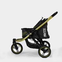Zijaanzicht van de InnoPet Premium Comfort hondenbuggy zwart met volledig geopende kap.