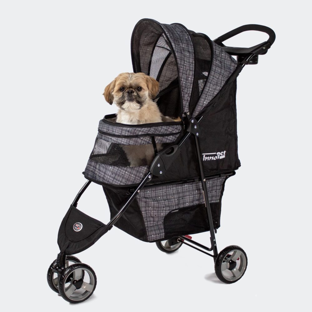 Shih Tzu kleine hond in hondenbuggy InnoPet Avenue in kleur grijs met ruitpatroon